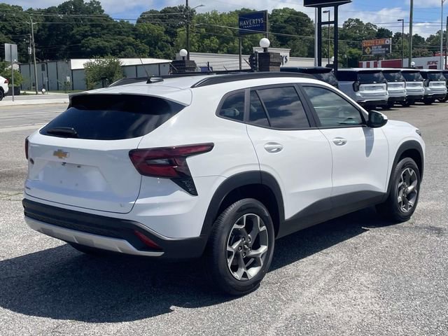 New 2026 Chevrolet Trax LT w/ Driver Confidence Package FWD image 3