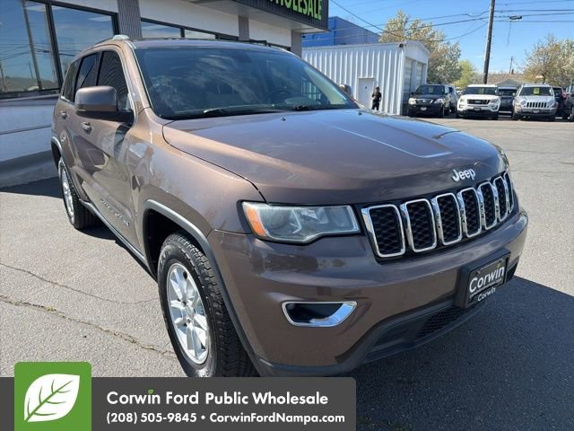 Used 2018 Jeep Grand Cherokee Laredo image 3