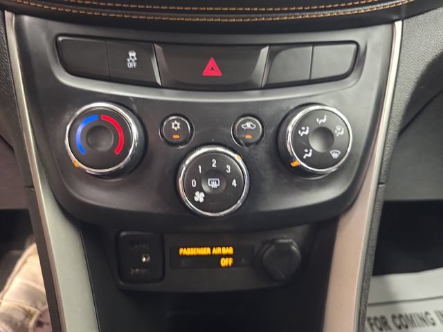 Used 2018 Chevrolet Trax LT w/ LT Convenience Package FWD image 23