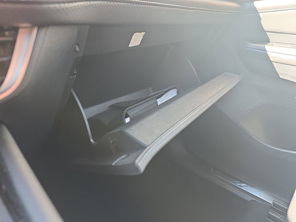 Used 2025 Volkswagen Atlas SE image 33