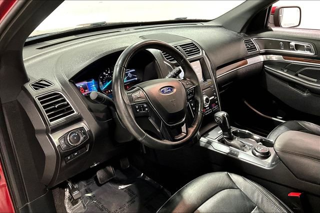 Used 2019 Ford Explorer Limited w/ Equipment Group 301A image 17