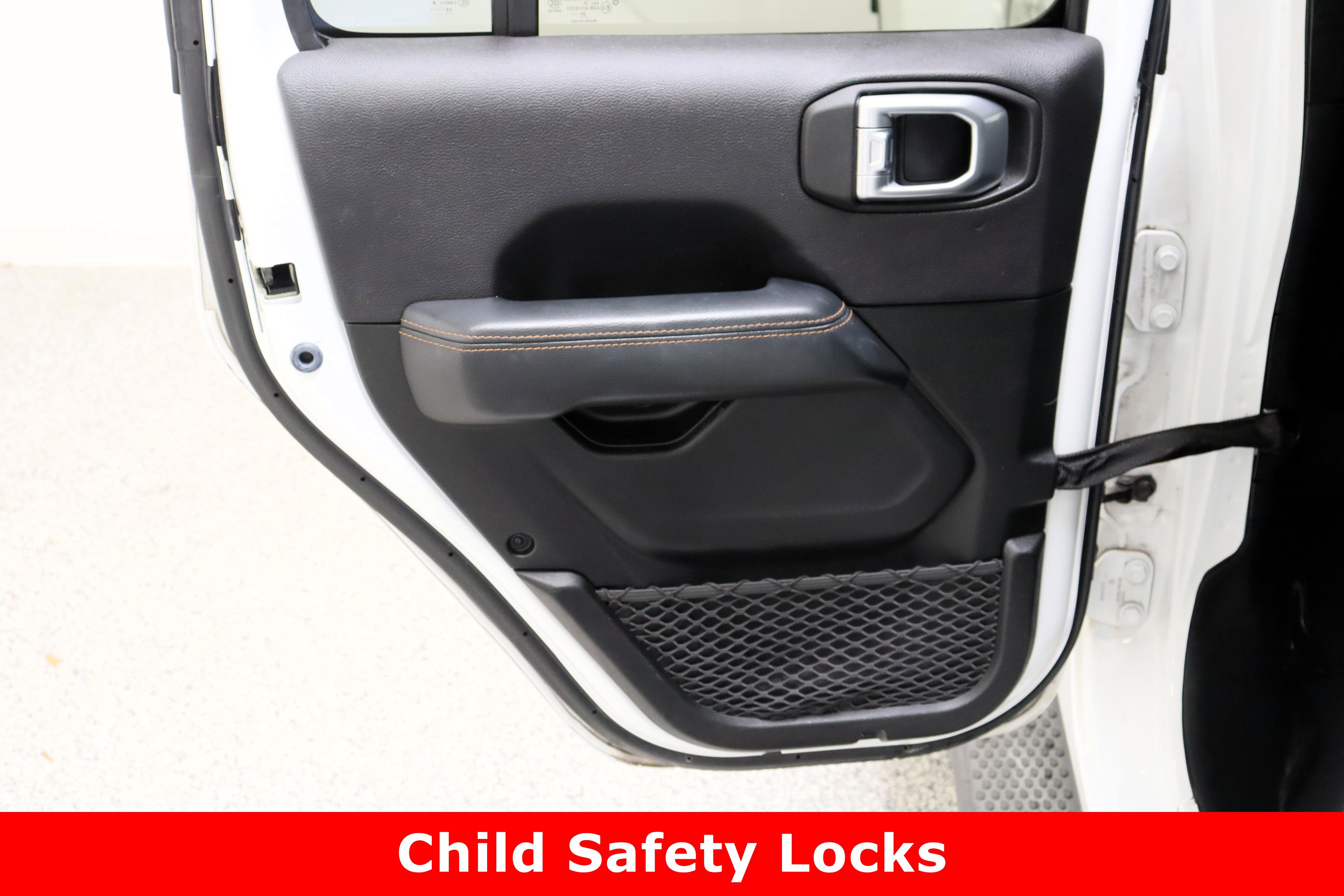 Used 2020 Jeep Wrangler Unlimited Sahara image 27