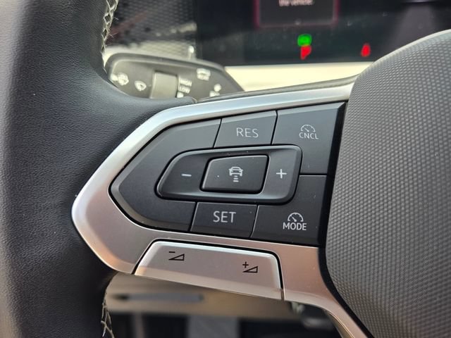 Certified 2025 Volkswagen Tiguan SE FWD image 25