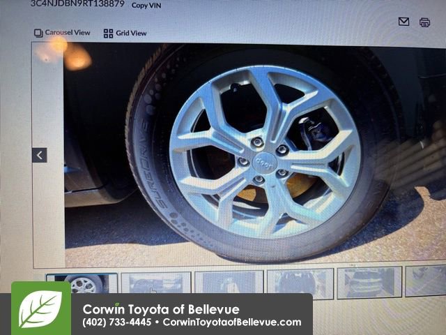 Used 2024 Jeep Compass Latitude AWD/4WD image 3