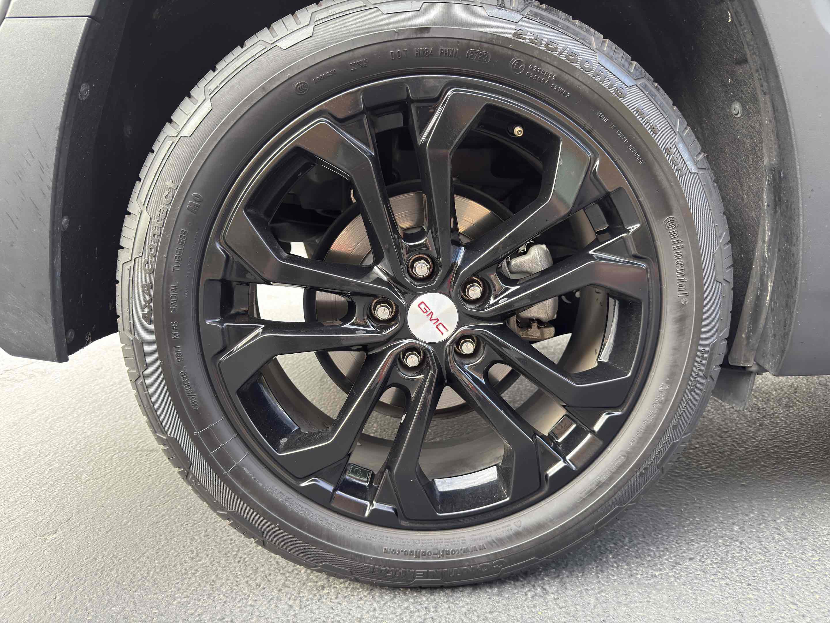 Used 2020 GMC Terrain SLE w/ Elevation Edition image 17