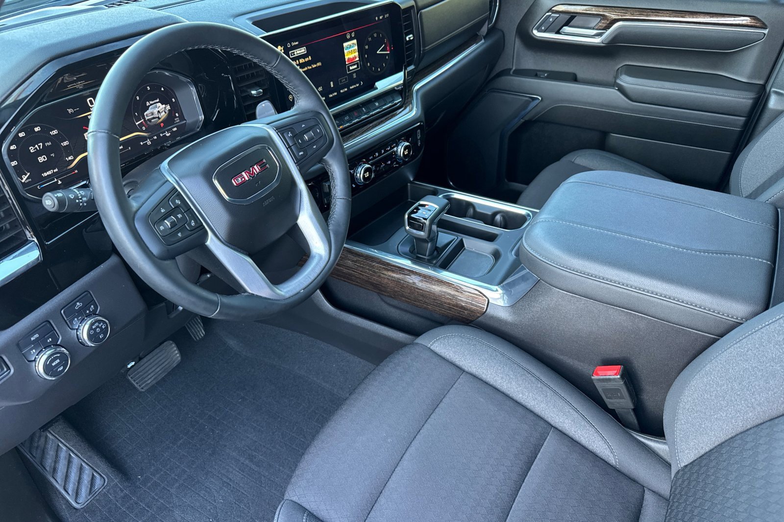 Used 2025 GMC Sierra 1500 Elevation image 8