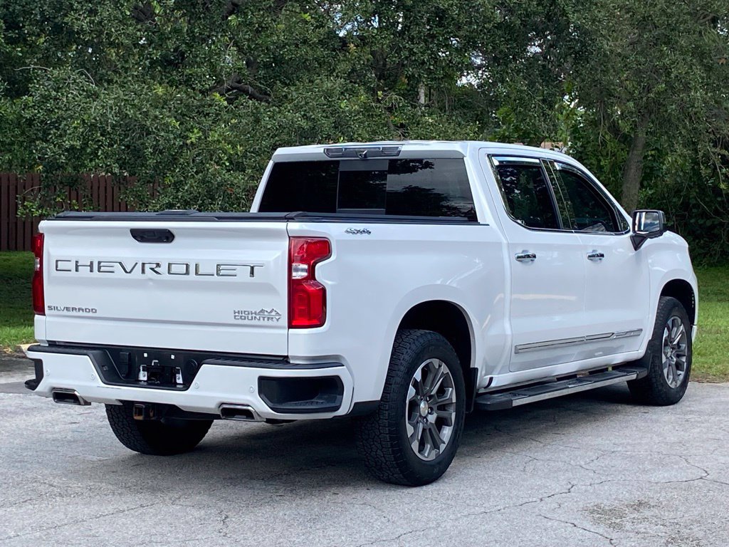 Used 2024 Chevrolet Silverado 1500 High Country AWD/4WD image 9