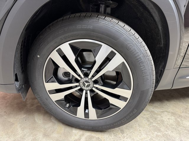 Used 2025 Mercedes-Benz GLB 250 4MATIC image 28