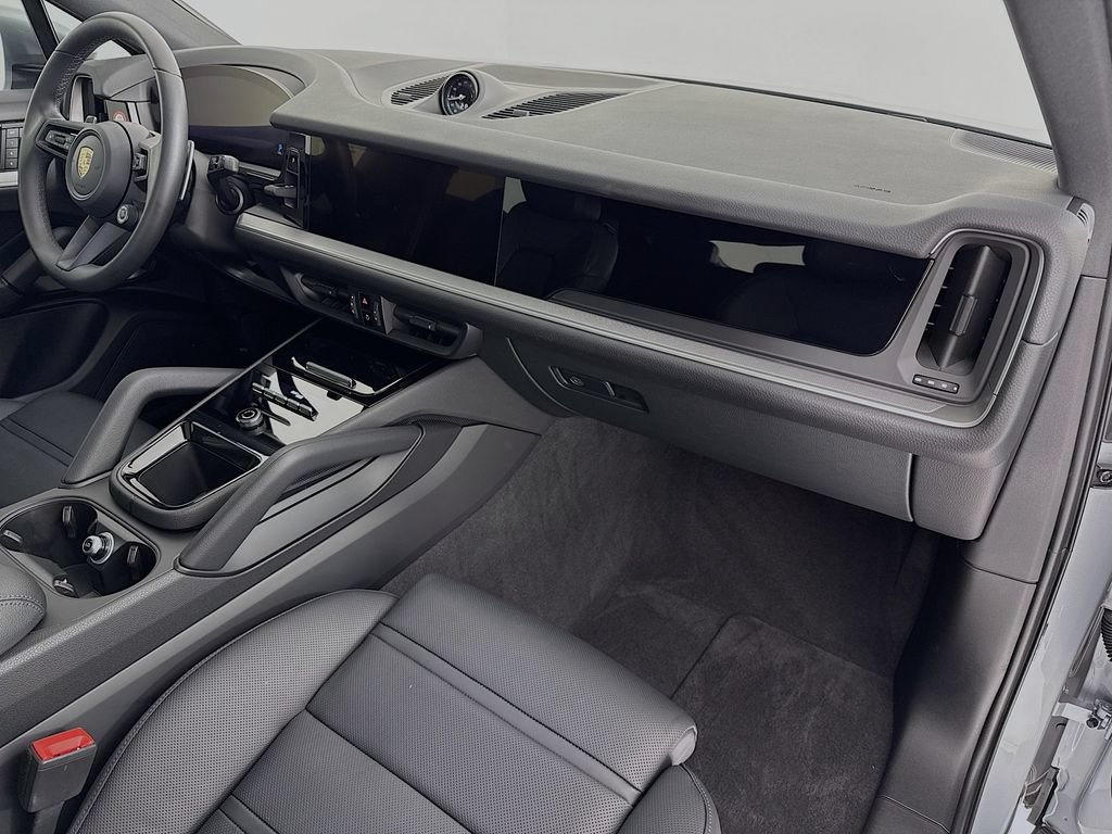 Certified 2026 Porsche Cayenne Coupe AWD/4WD image 31