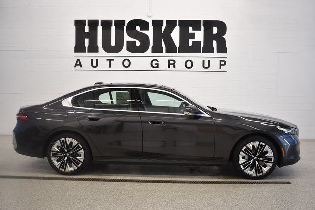 New 2027 BMW 530i xDrive w/ Premium Package AWD/4WD image 2