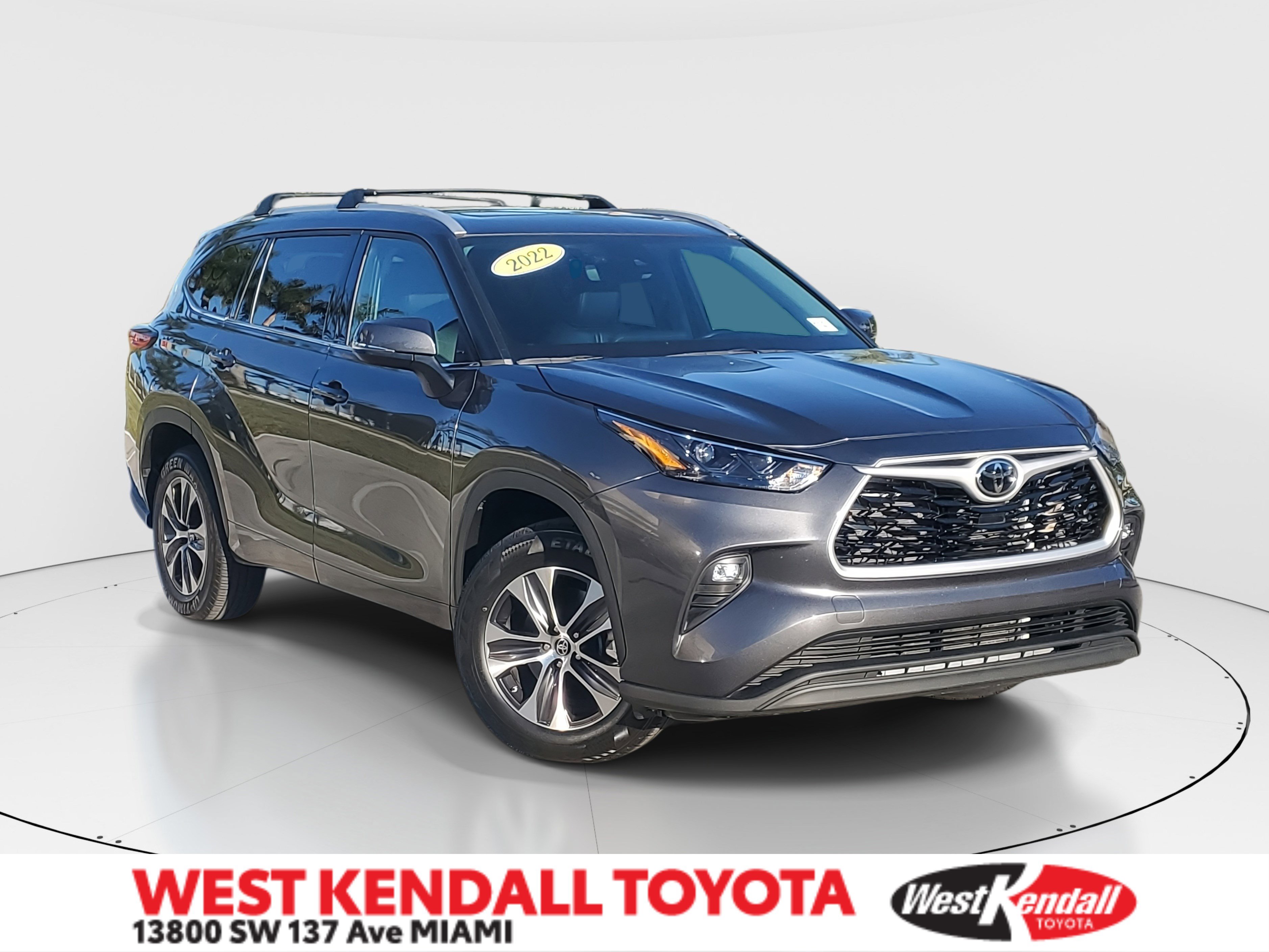 Used 2022 Toyota Highlander XLE image 1