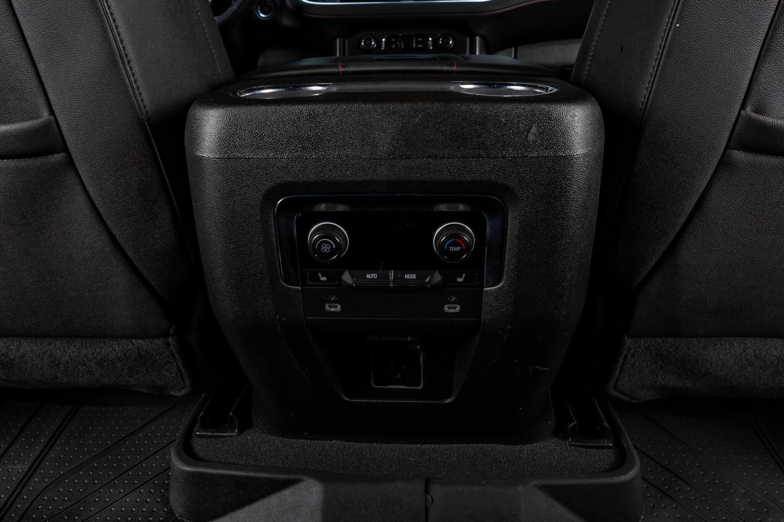 Used 2024 Chevrolet Tahoe RST w/ Luxury Package AWD/4WD image 28