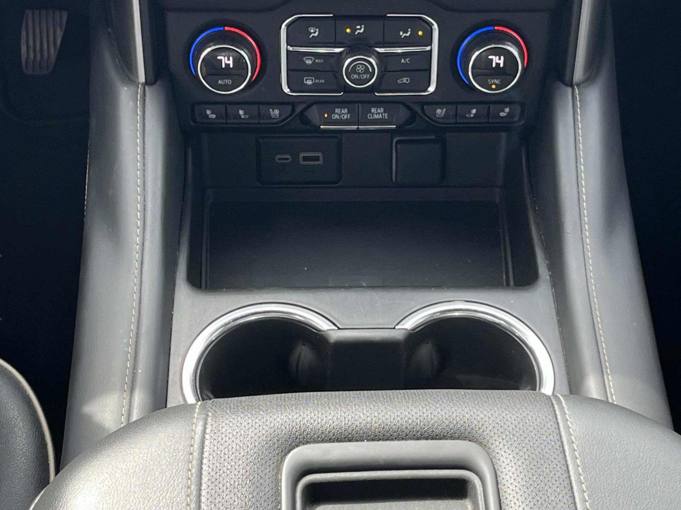 Used 2023 Chevrolet Suburban Premier AWD/4WD image 16