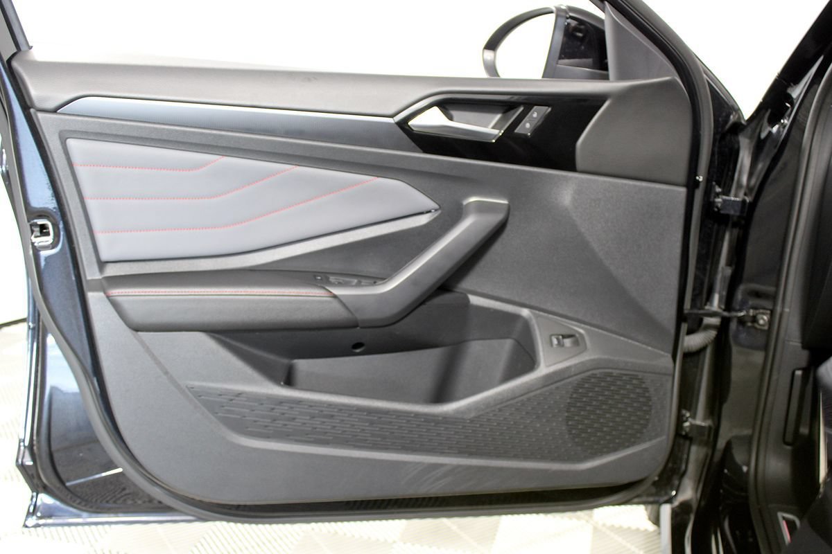 Used 2025 Volkswagen Jetta GLI Autobahn FWD image 6