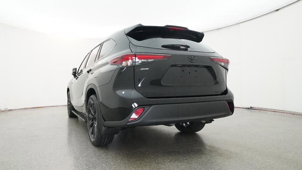 New 2026 Toyota Highlander XLE image 16