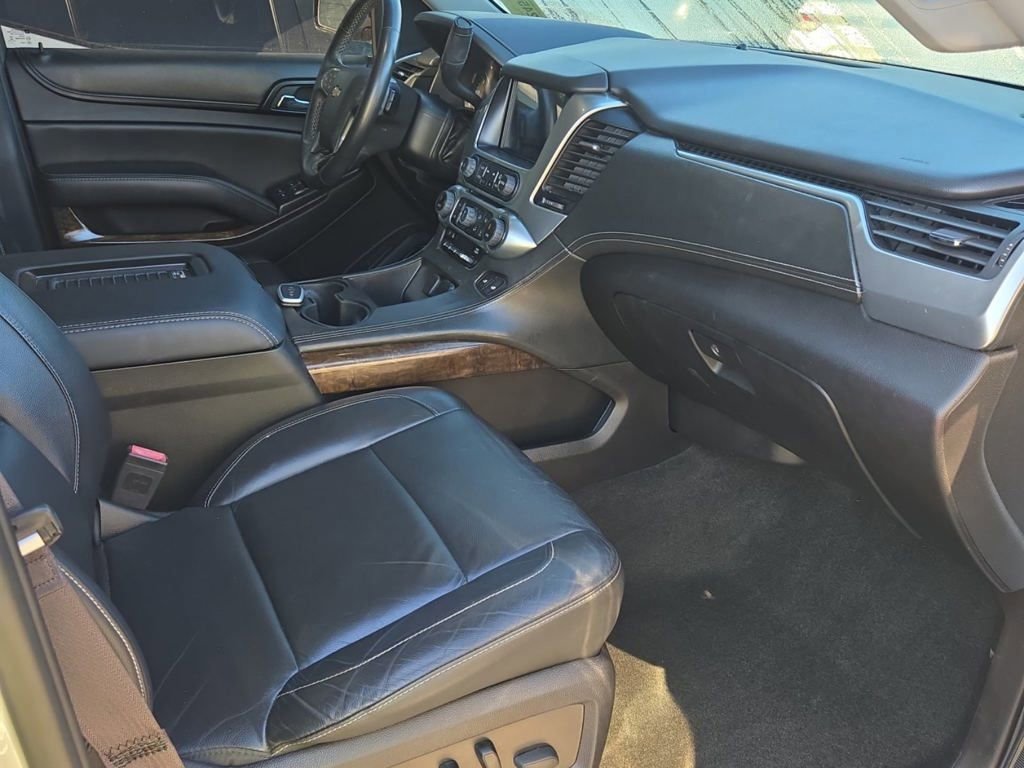Used 2017 Chevrolet Suburban LT w/ Luxury Package image 10