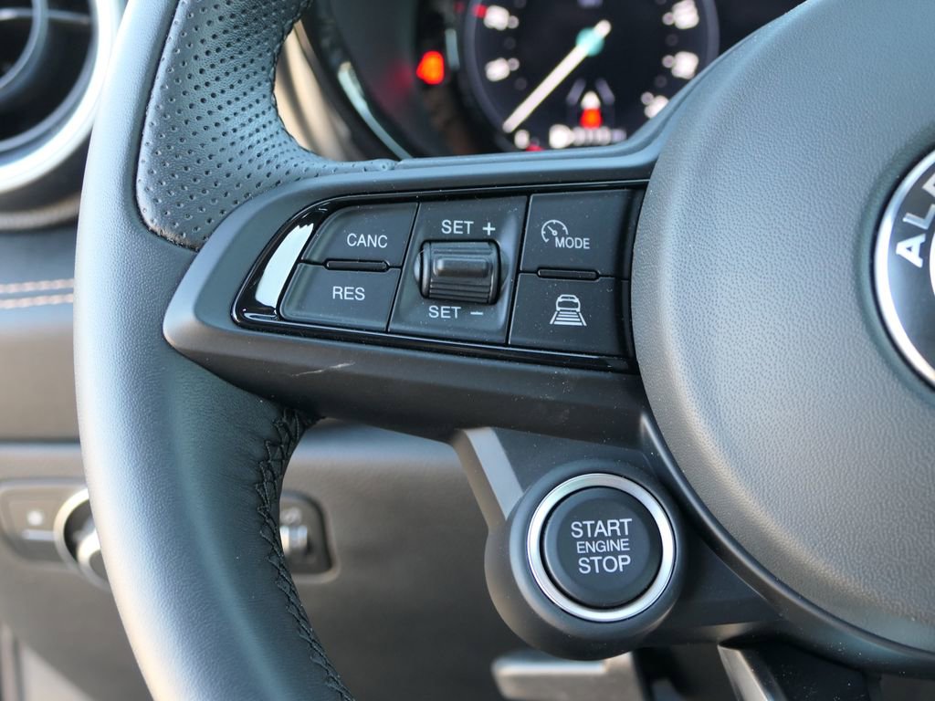 New 2025 Alfa Romeo Tonale image 10