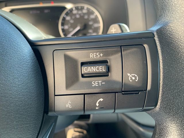 Used 2025 Nissan Pathfinder S image 29