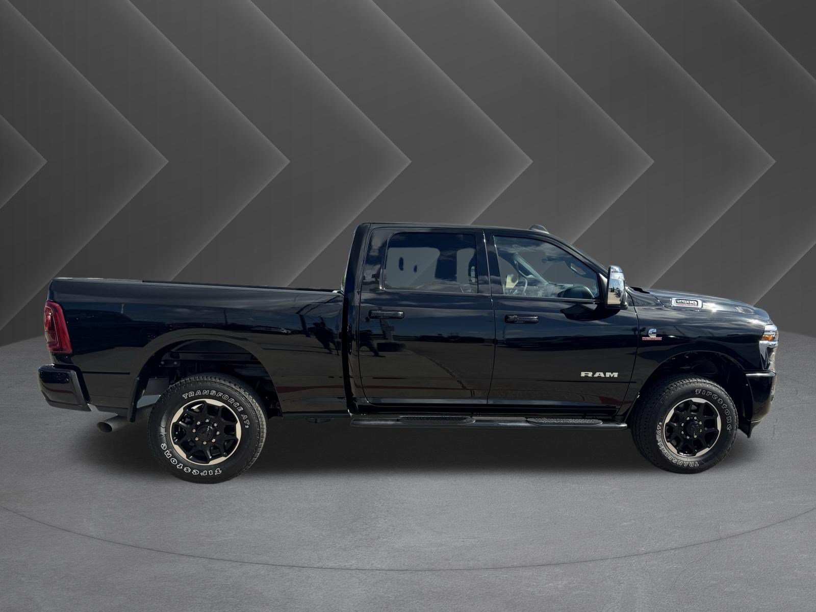 Used 2025 RAM 2500 Laramie AWD/4WD image 5