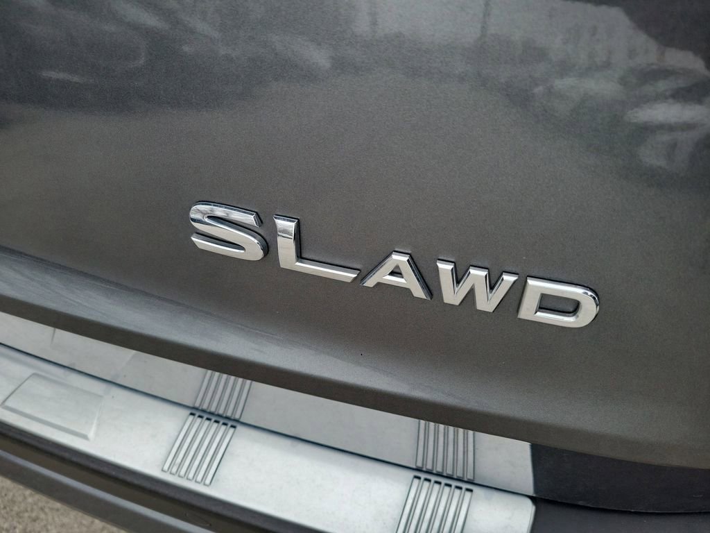 Used 2023 Nissan Rogue SL w/ SL Premium Package image 7