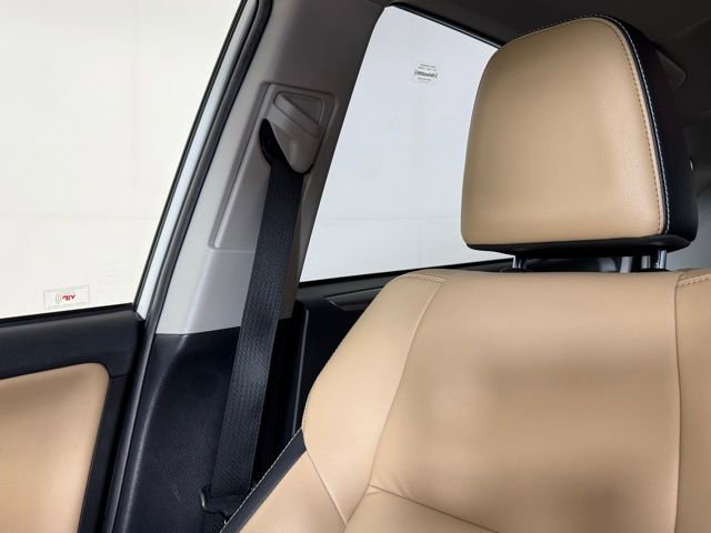 Used 2018 Toyota RAV4 Limited image 19