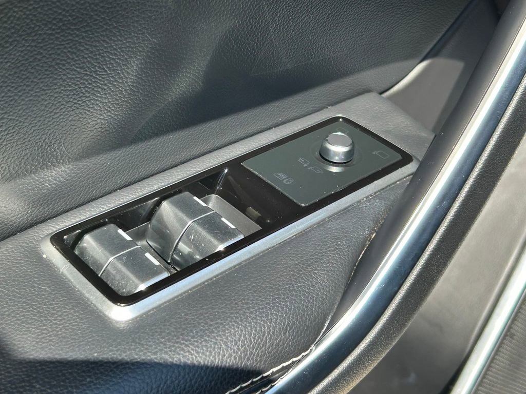 Used 2024 Jaguar F-PACE R-Dynamic S image 23