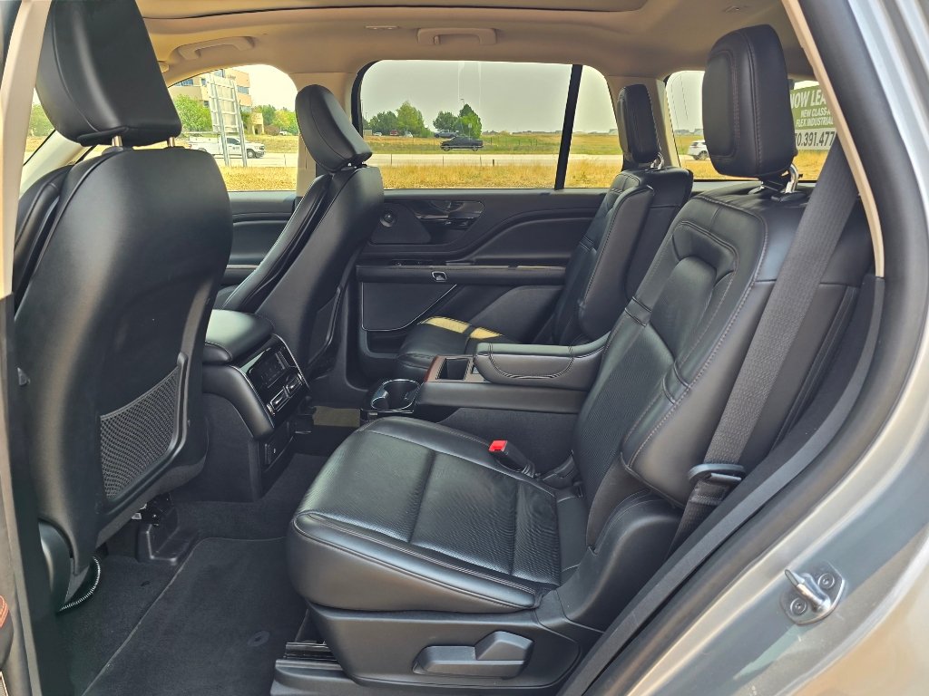 Used 2022 Lincoln Aviator Reserve w/ Equipment Group 201A AWD/4WD image 14