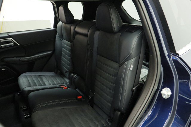 New 2026 Mitsubishi Outlander FWD image 24