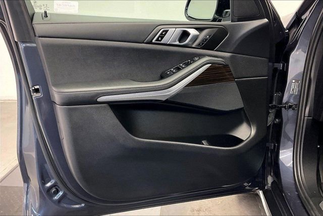 Used 2021 BMW X5 xDrive40i w/ Convenience Package image 25