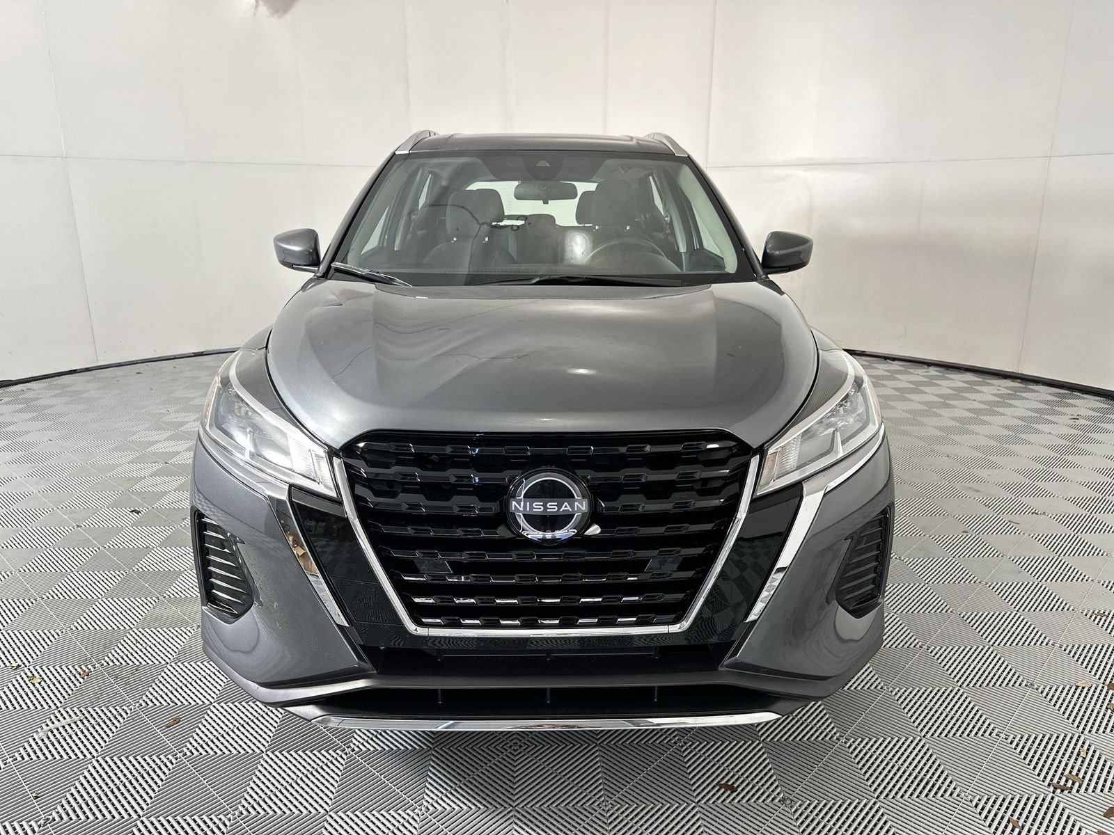Certified 2024 Nissan Kicks SV FWD image 3
