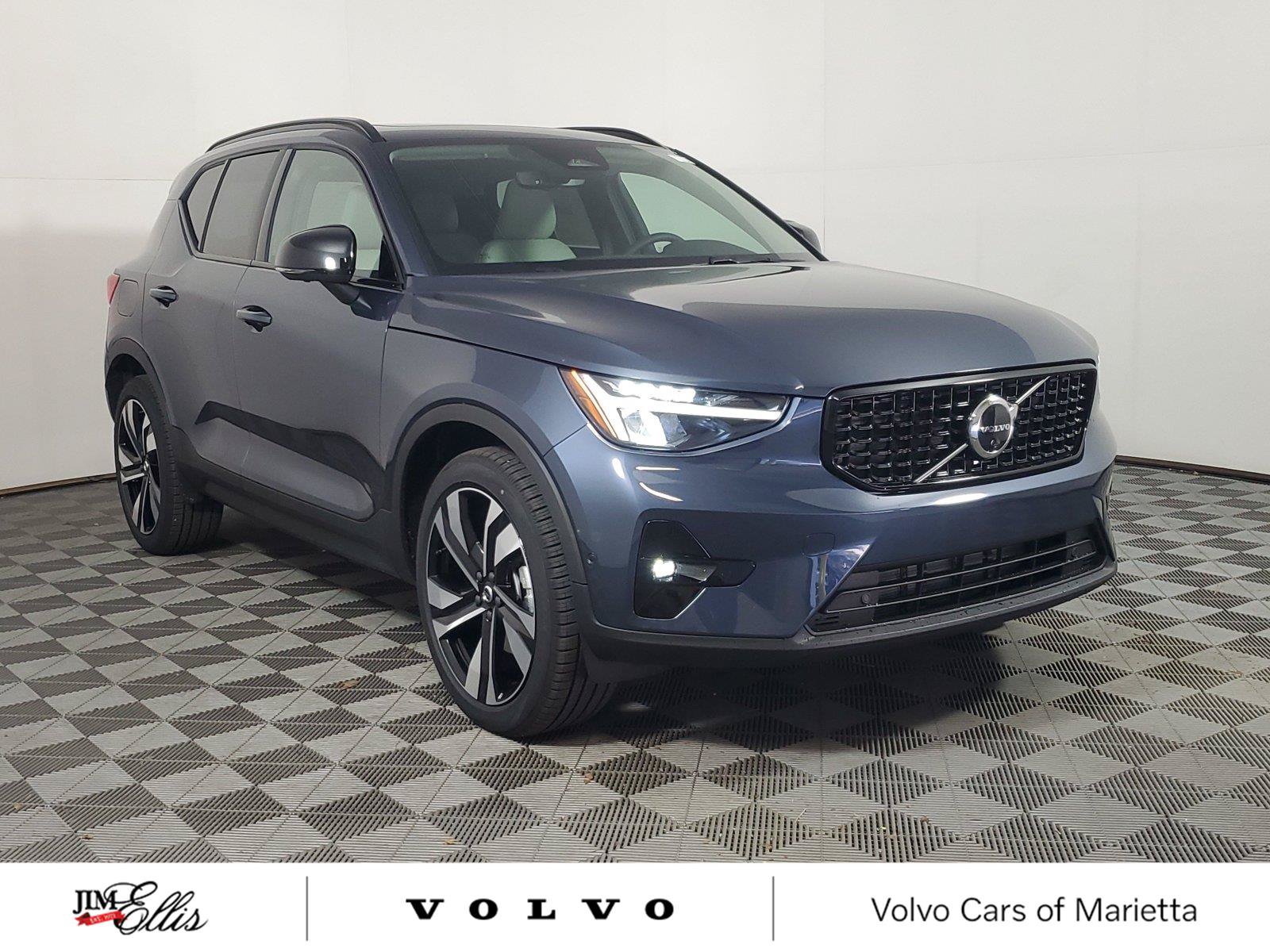 New 2026 Volvo XC40 B5 Plus w/ Protection Package Premier