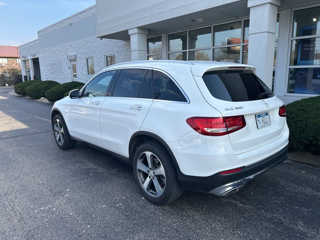 Used 2017 Mercedes-Benz GLC 300 4MATIC image 5