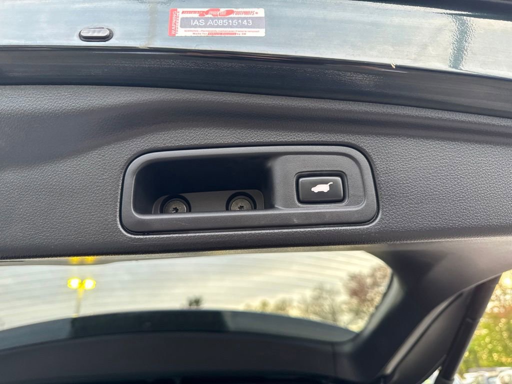 Used 2019 Honda Pilot Touring image 16