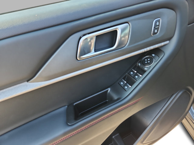 Used 2025 Ford Explorer ST-Line AWD/4WD image 11