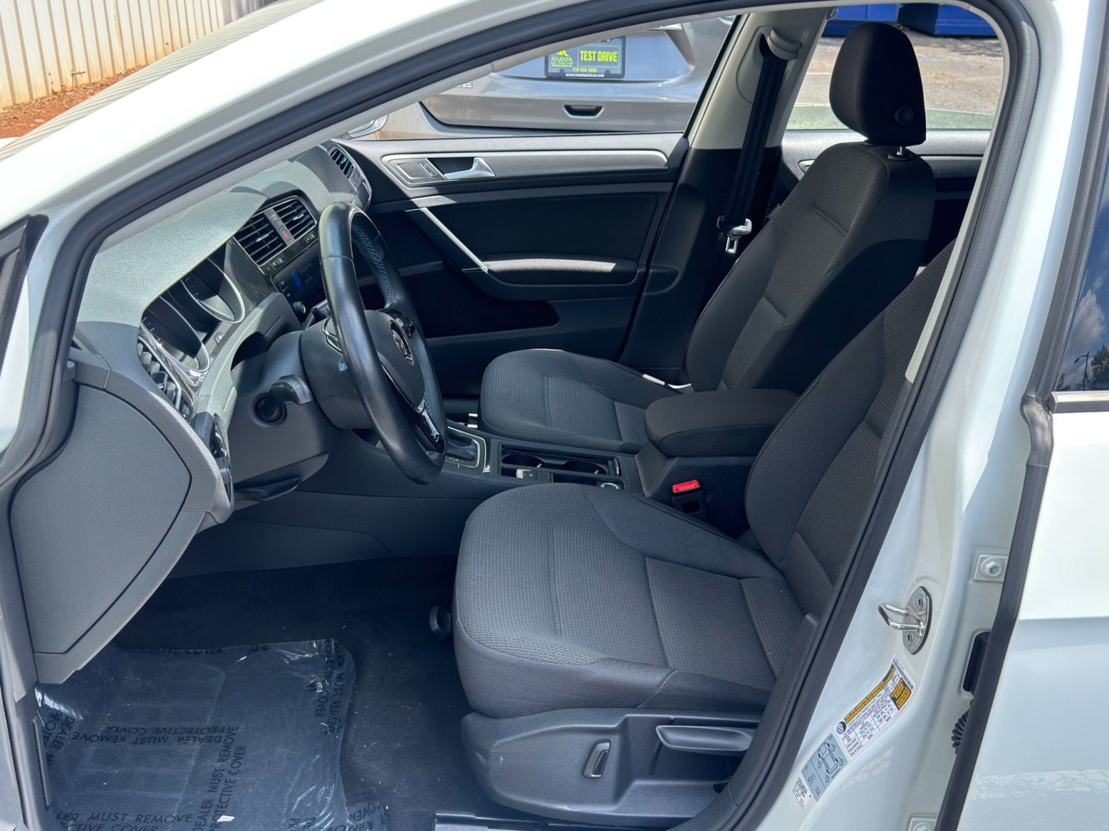 Used 2019 Volkswagen e-Golf SE w/ Driver Assistance Package FWD image 15