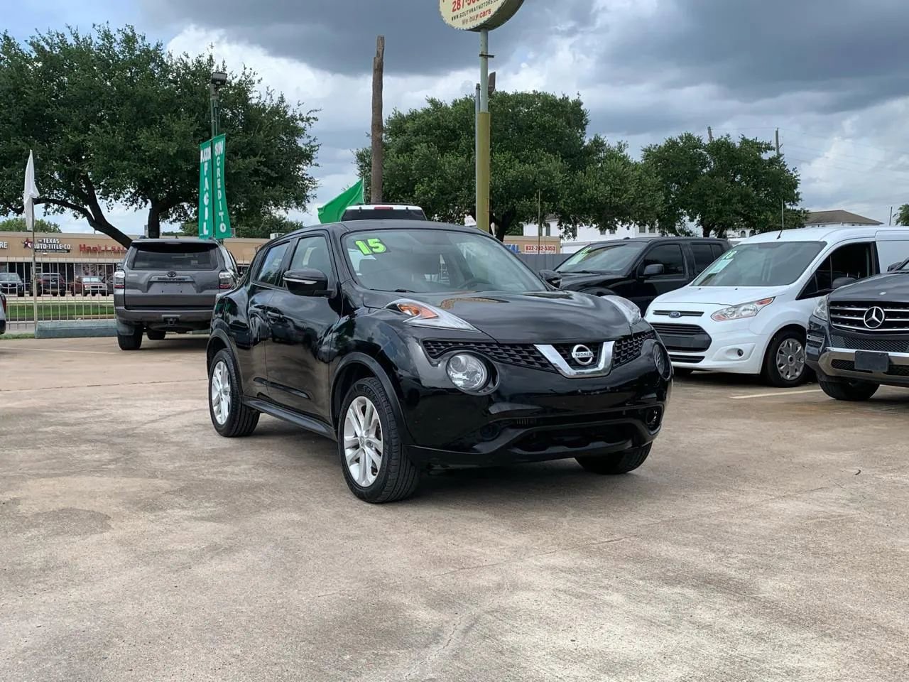 Used 2015 Nissan Juke S FWD image 3