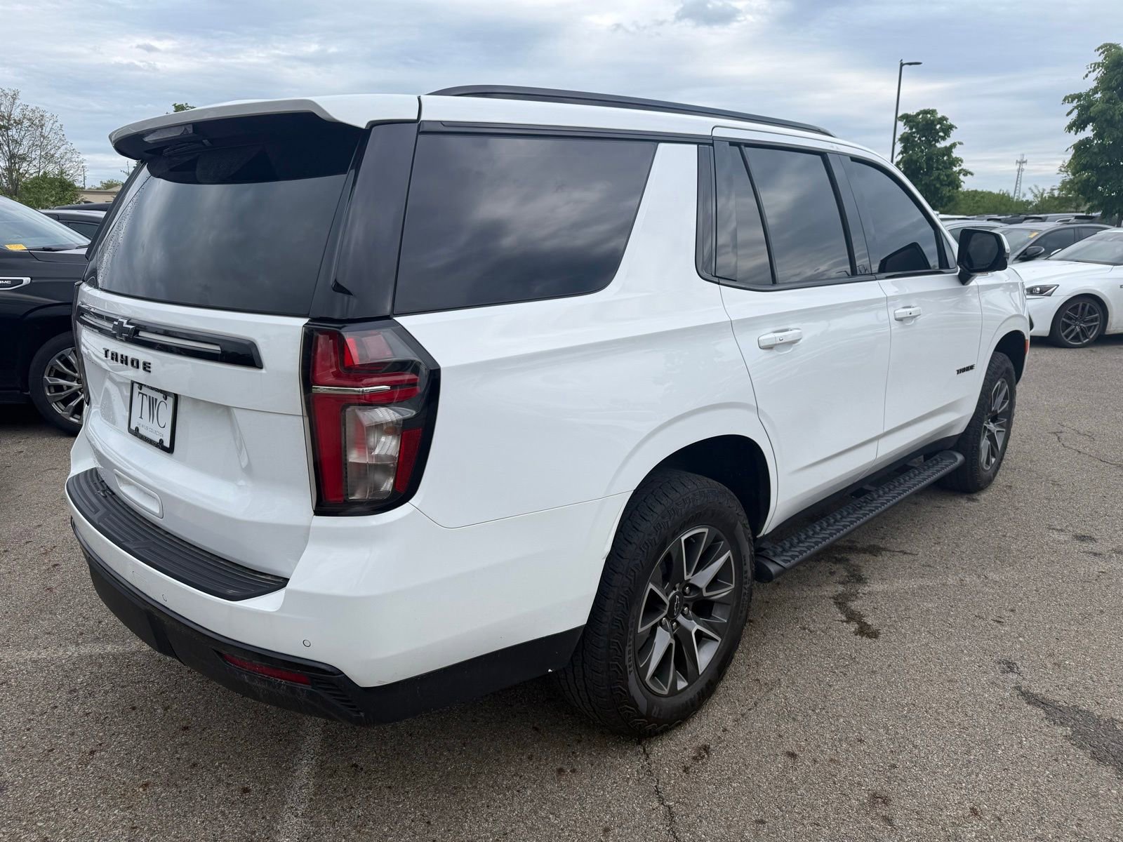 Used 2024 Chevrolet Tahoe Z71 w/ Luxury Package AWD/4WD image 5