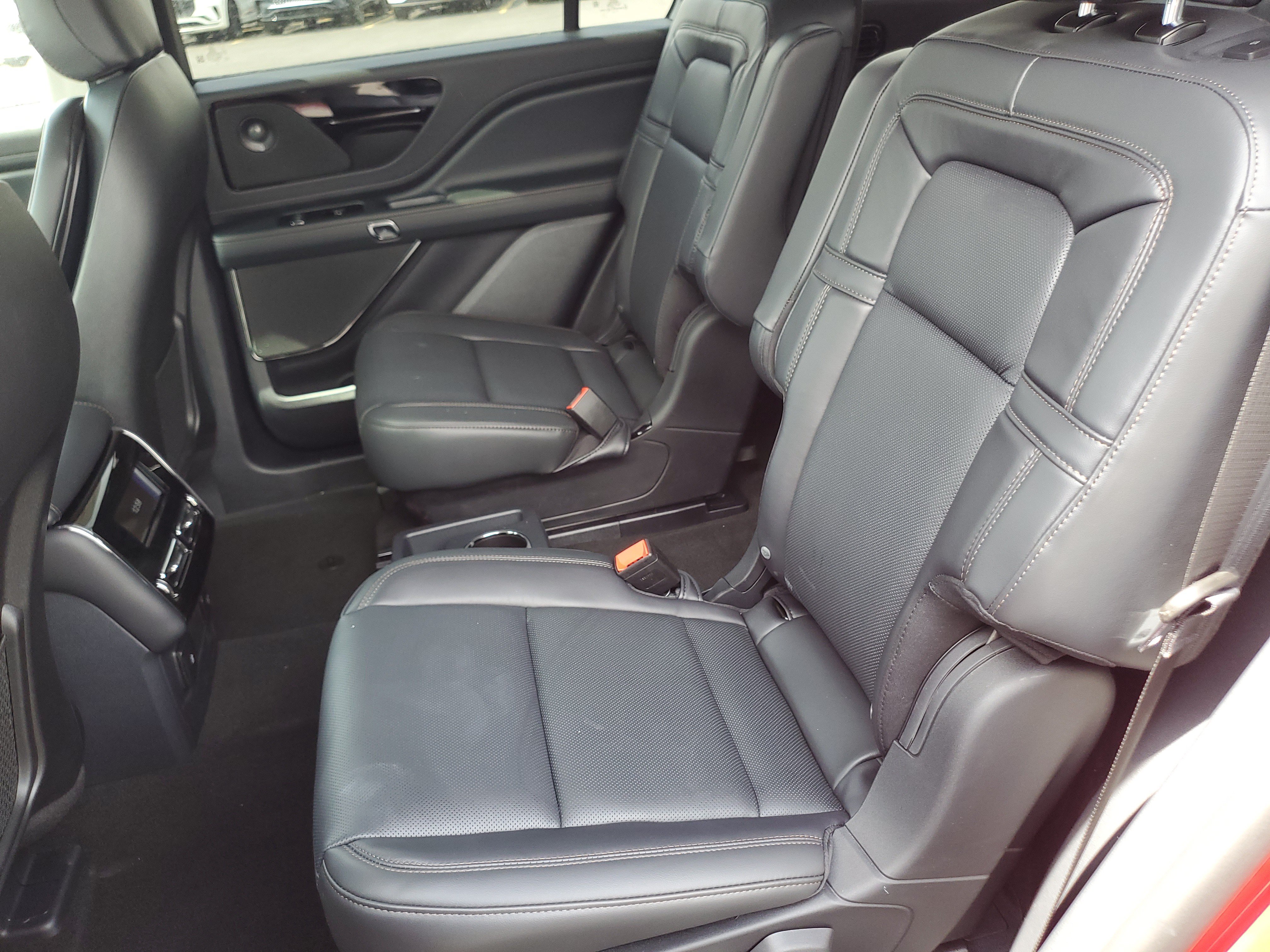 New 2026 Lincoln Aviator Reserve w/ Jet Appearance Package AWD/4WD image 25