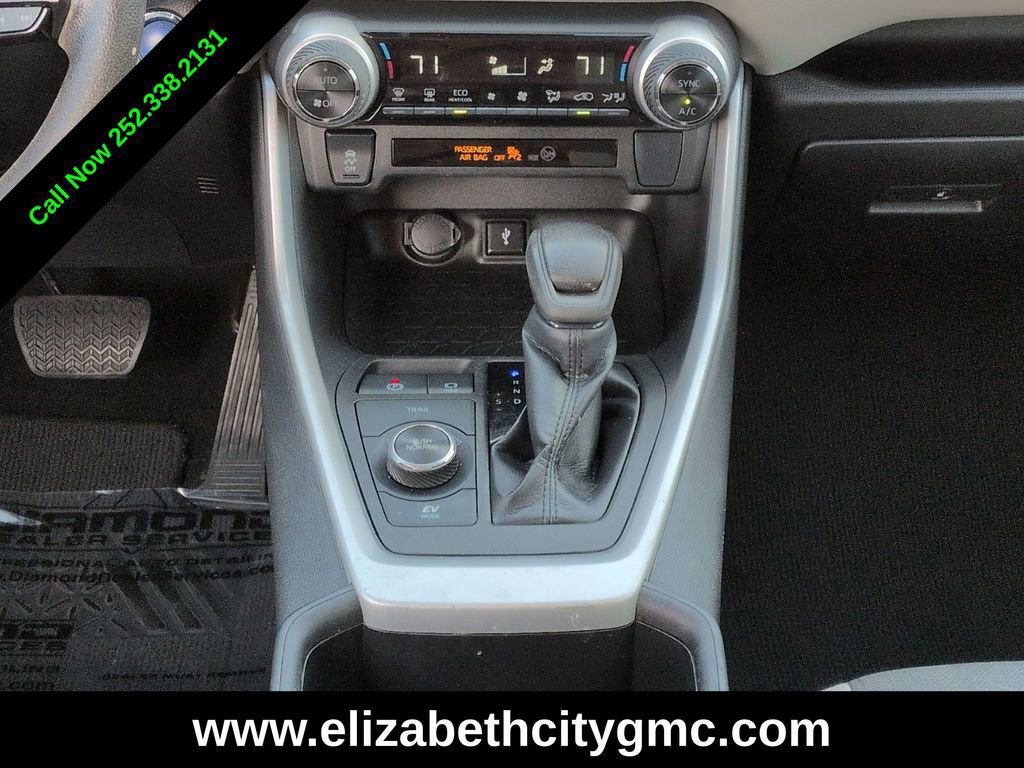 Used 2022 Toyota RAV4 XLE w/ Convenience Package image 21