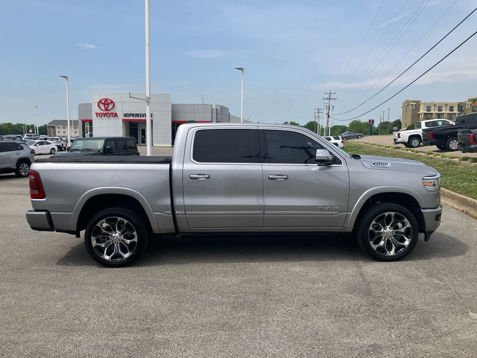 Used 2022 RAM 1500 Limited AWD/4WD image 8