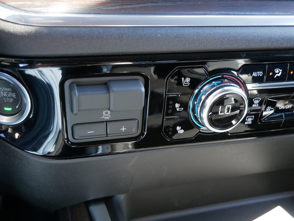 New 2026 GMC Sierra 3500 SLT w/ SLT Premium Package image 12