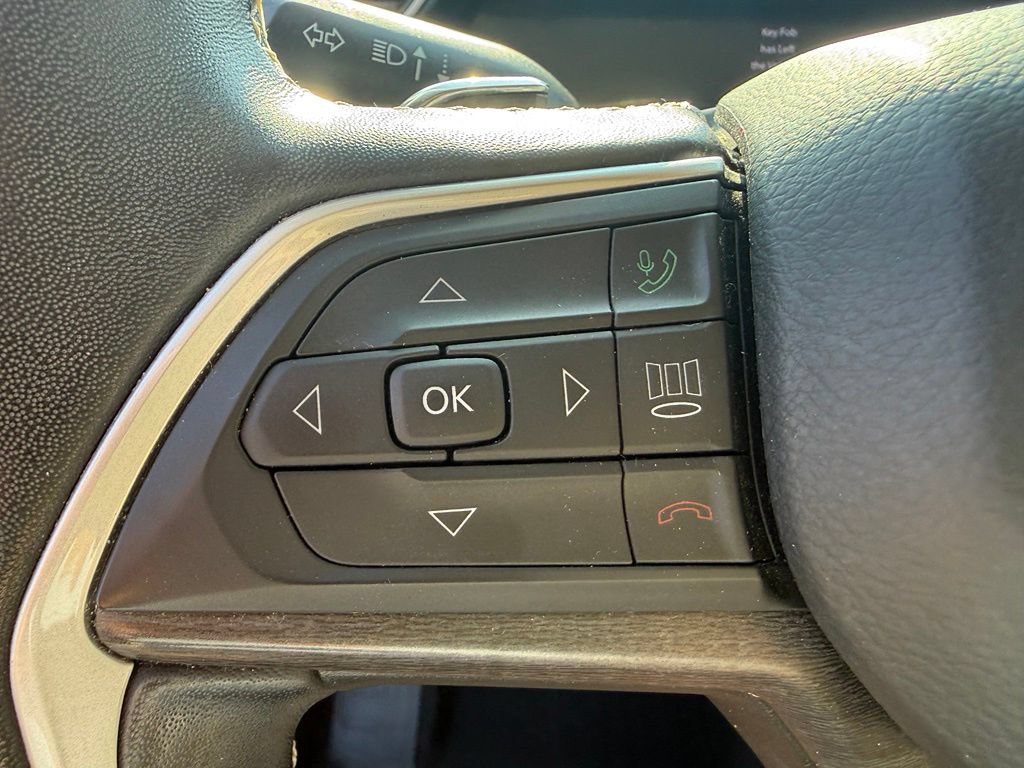 Used 2022 Jeep Grand Cherokee L Limited AWD/4WD image 16