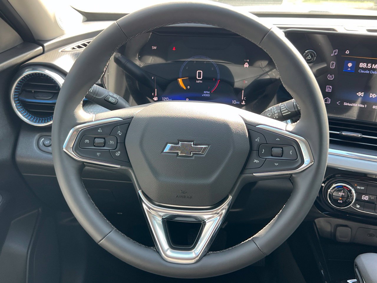 New 2026 Chevrolet Trax LT w/ Driver Confidence Package FWD image 16
