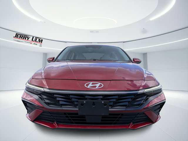 Used 2025 Hyundai Elantra Limited FWD image 7