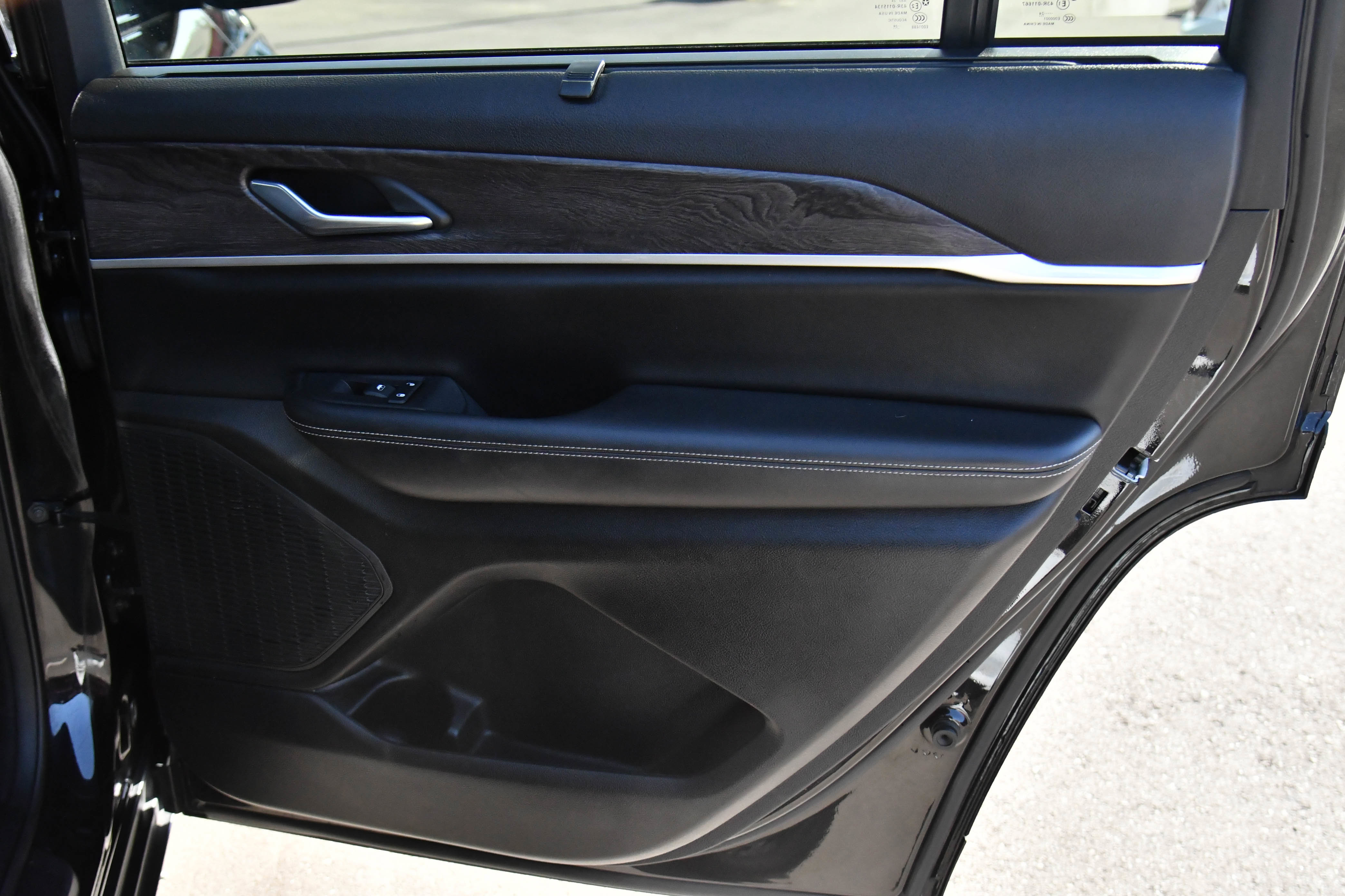 Used 2024 Jeep Grand Cherokee L Limited w/ Luxury Tech Group II image 55