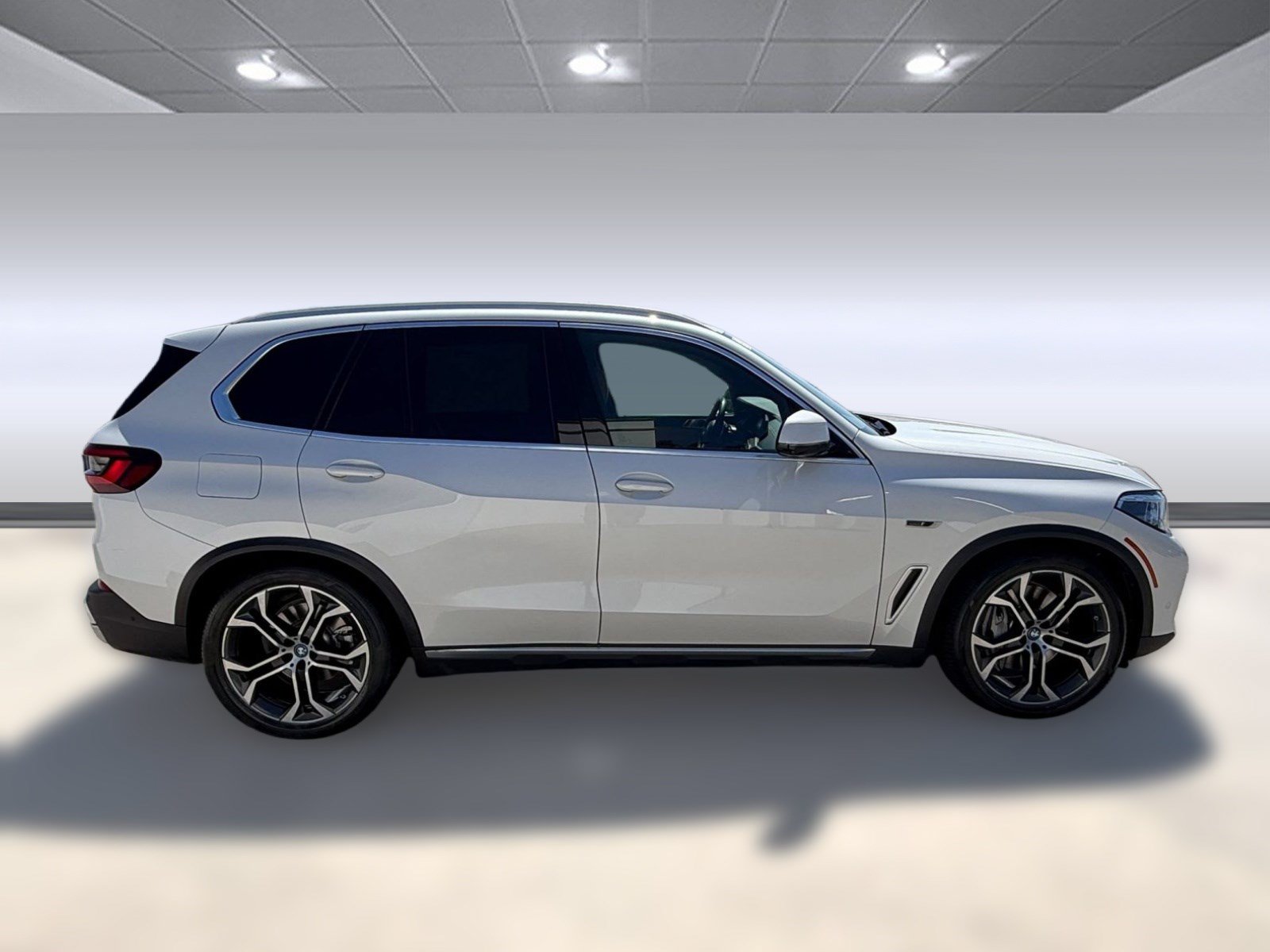 Used 2023 BMW X5 xDrive45e w/ Executive Package AWD/4WD image 8