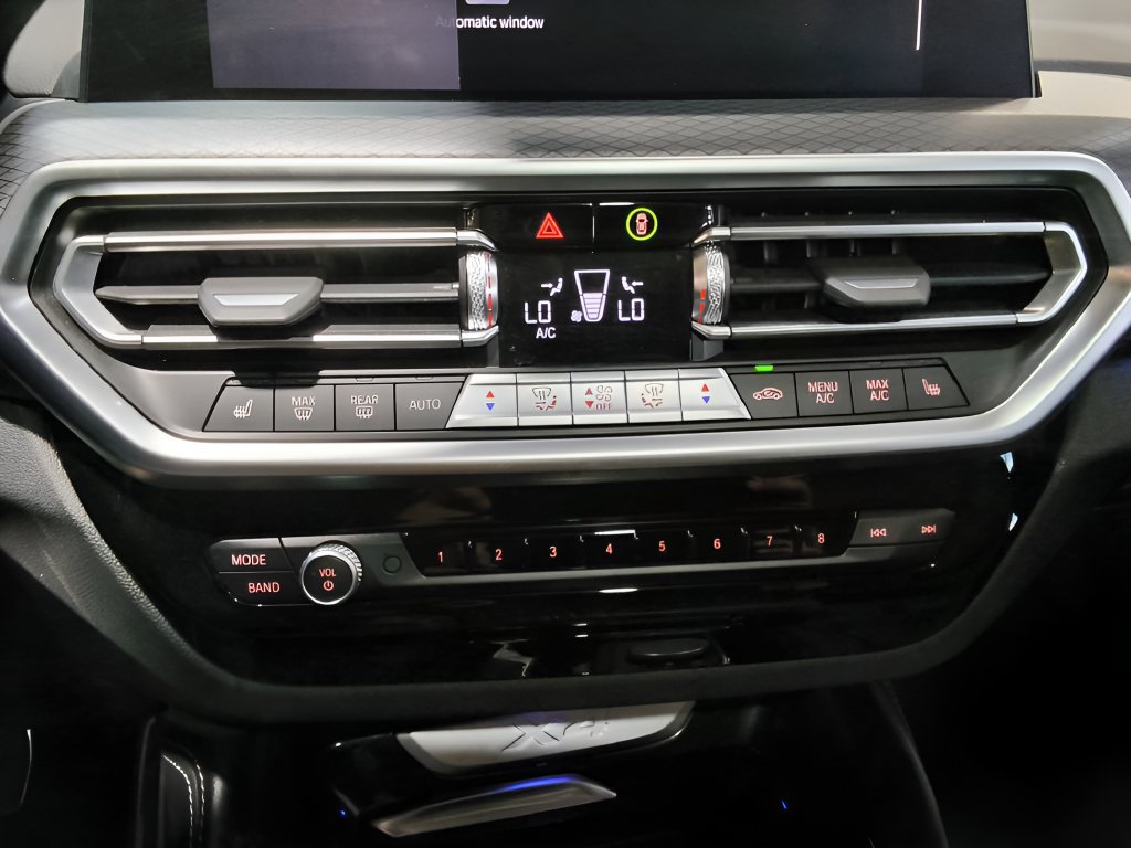 Used 2022 BMW X4 xDrive30i AWD/4WD image 51