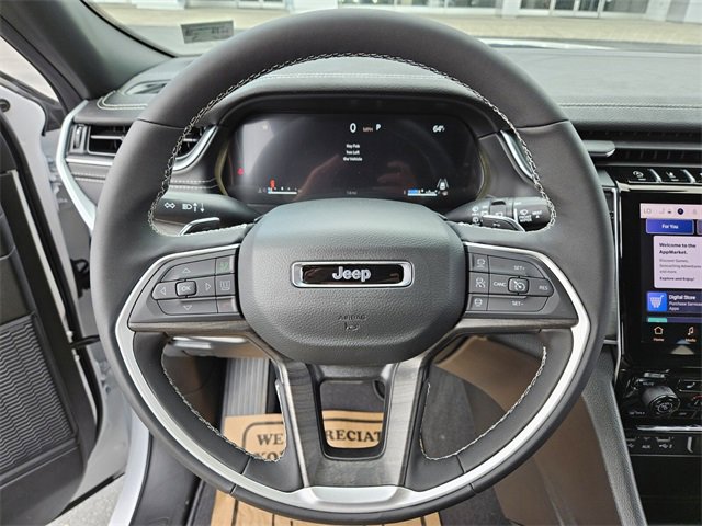 New 2025 Jeep Grand Cherokee Limited image 12