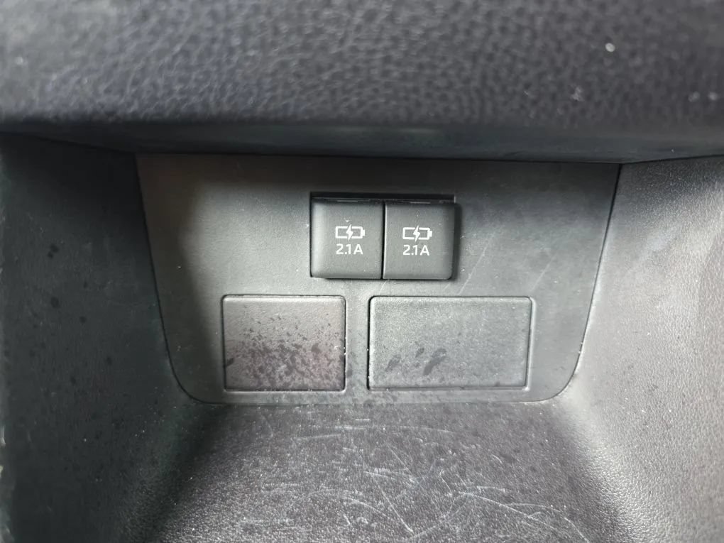 Used 2019 Toyota Highlander LE AWD/4WD image 38