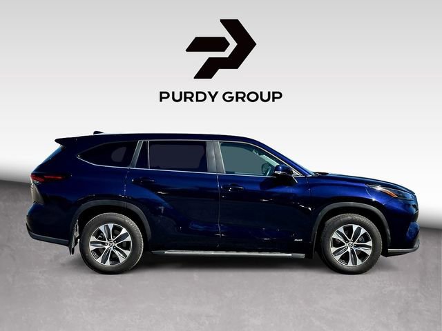 Certified 2025 Toyota Highlander XLE AWD/4WD image 9